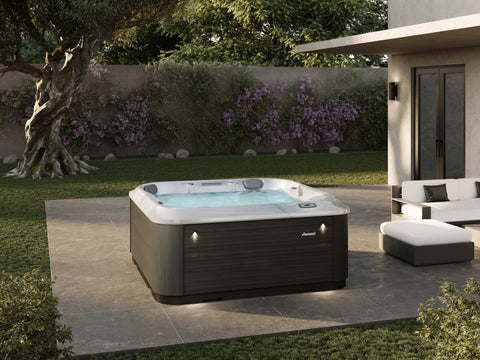 Jacuzzi J-202™, minipiscina idromassaggio da 5 posti con doppia lounge