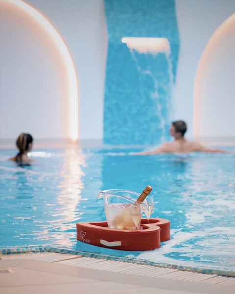 Love Bar Trona – tavolino galleggiante a forma di cuore